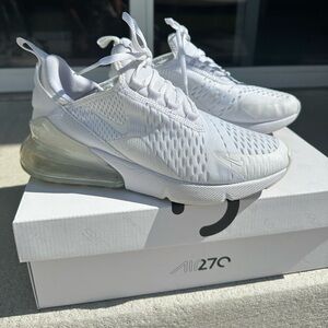 Nike Air Max 270 Triple White Sneakers Fit woman size 7